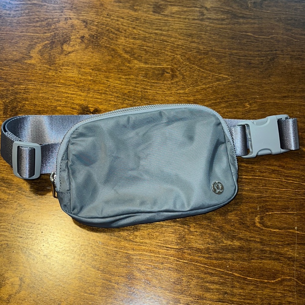 Lululemon Everywhere Belt Bag 1L